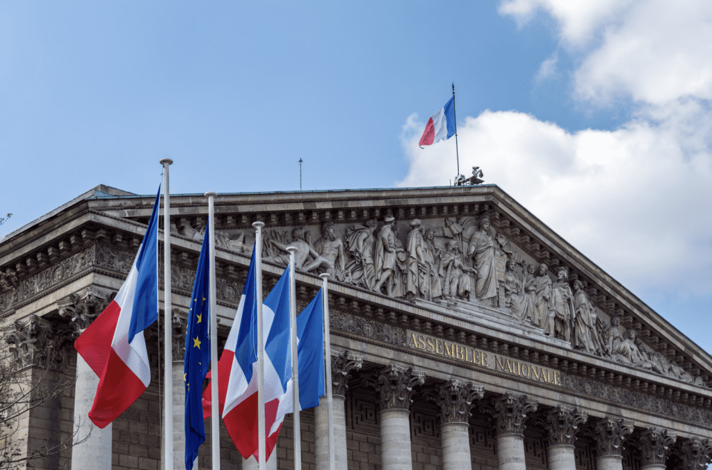 Impact du remaniement de l'Assemblée sur les titres de séjour